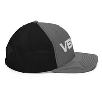 "VENARI" Trucker Cap